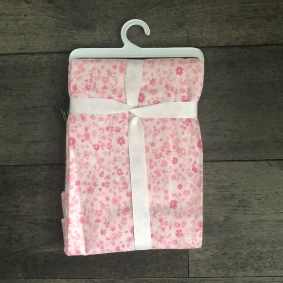 Laura Ashley 4 pack baby receiving blankets - Picture 2 of 4